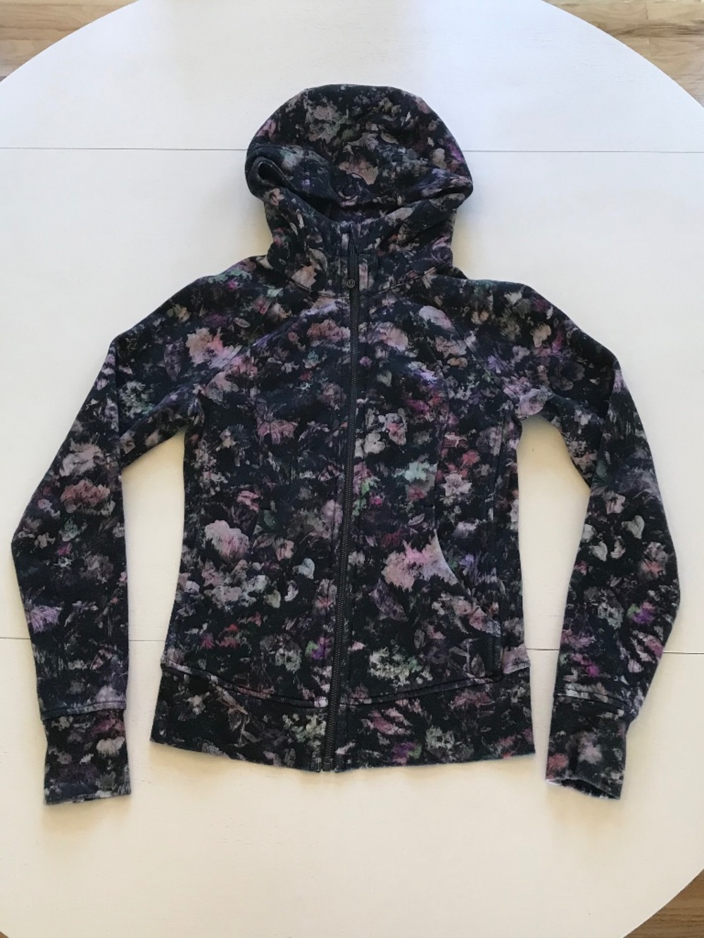 LULULEMON BLACK FLORAL GRUNGE LONG ZIP UP SCUBA HOODIE - Picture 3 of 12